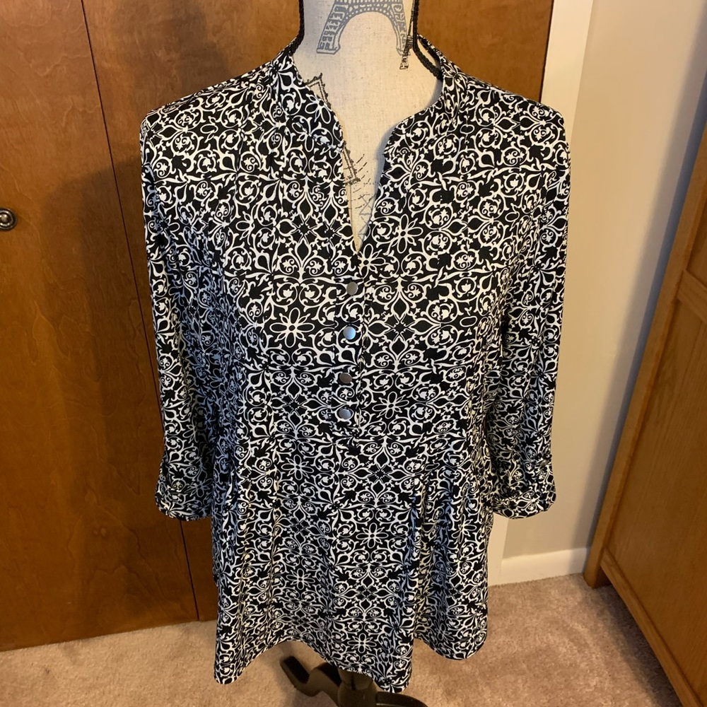 Established 1962 3/4 sleeve paisley top